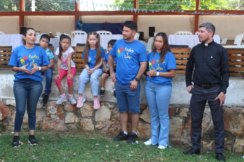 Momento de DIVERtite picoTEAndo (1ª edición) de la Fundación ATYPICAL Py