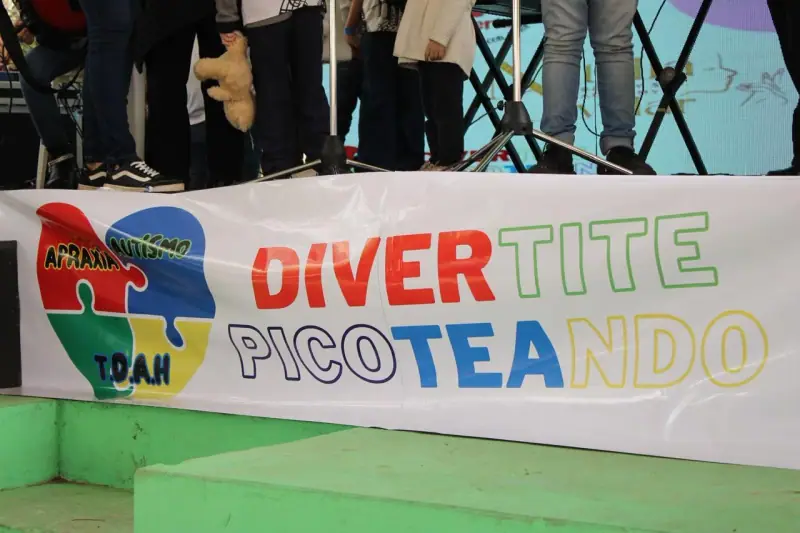 Momento de DIVERtite picoTEAndo (2ª edición) de la Fundación ATYPICAL Py
